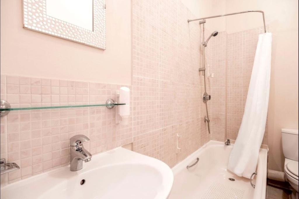 Broadfield Park Hotel