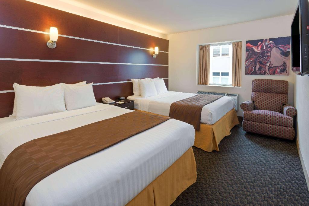 Days Inn & Suites By Wyndham Milwaukee