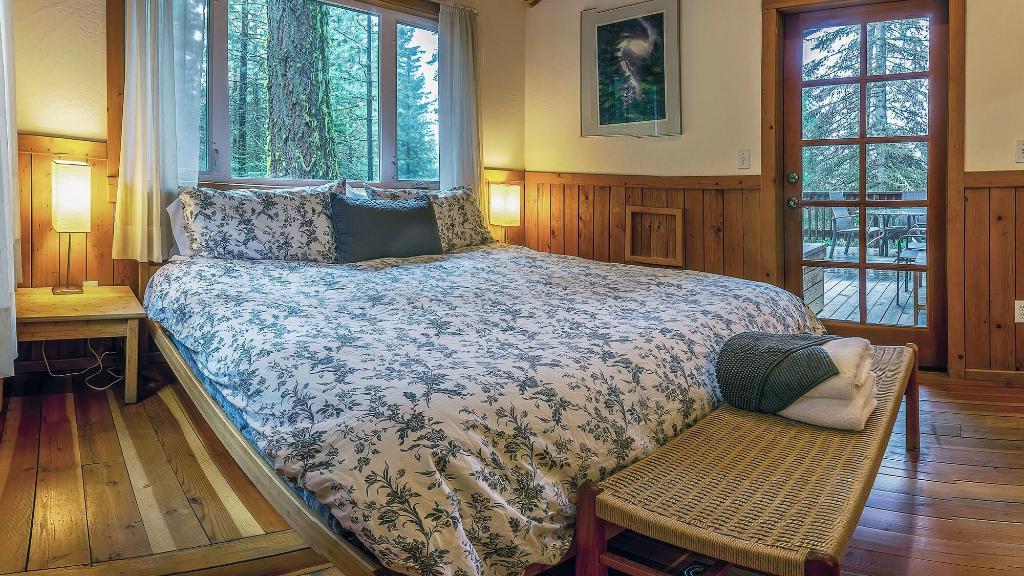 Green Springs Inn & Cabins