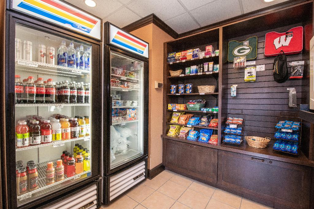 Holiday Inn Express & Suites Delafield