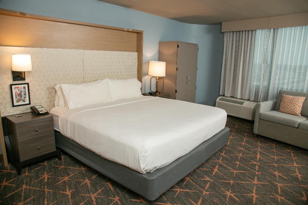 Holiday Inn New Orleans West Bank Tower