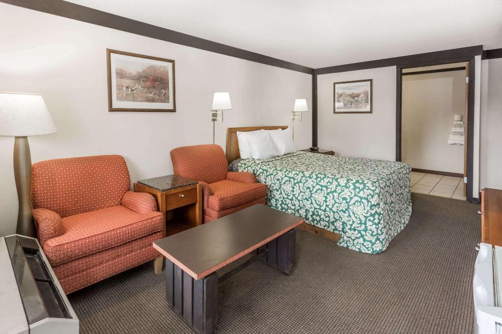 Knights Inn Racine