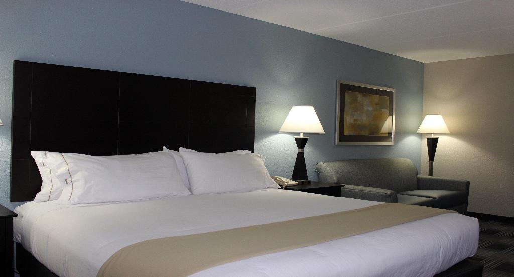 Holiday Inn Express Forsyth