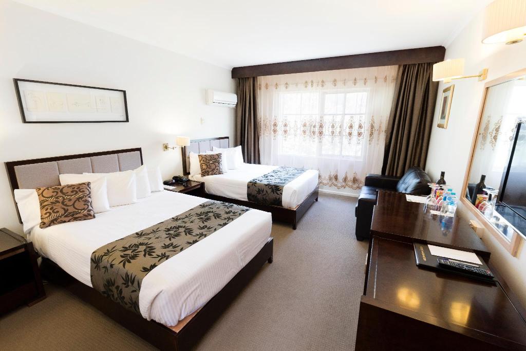 Eltham Gateway Hotel