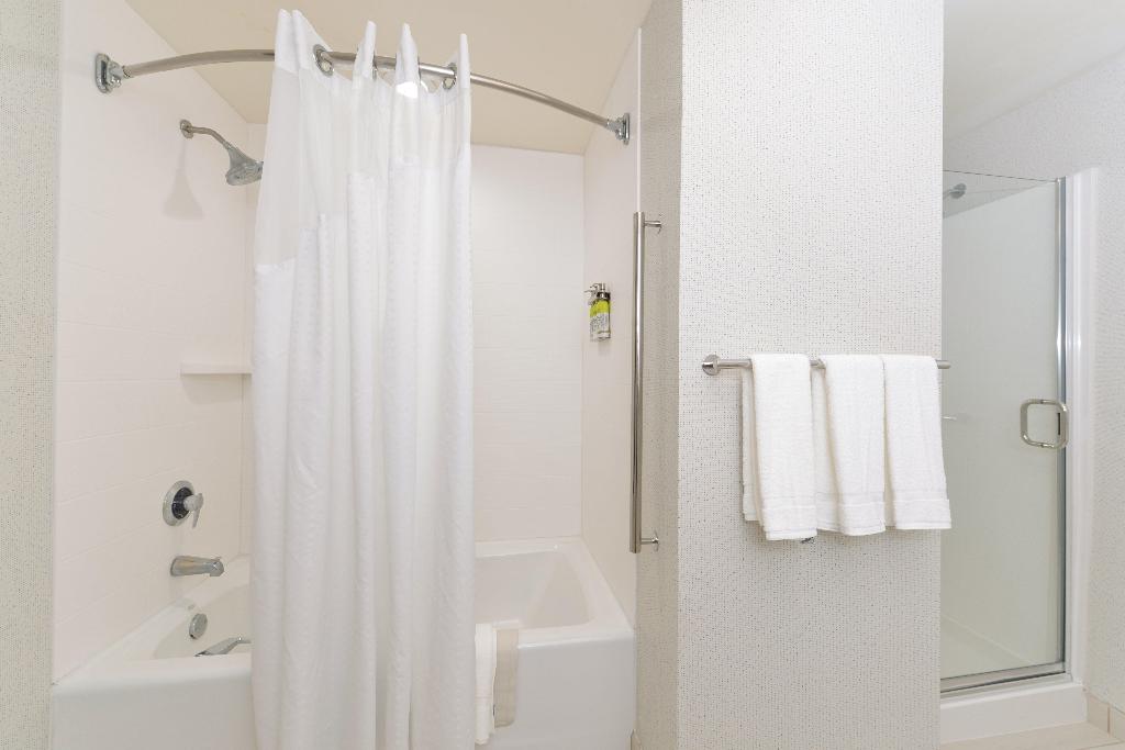 Holiday Inn Express Lodi