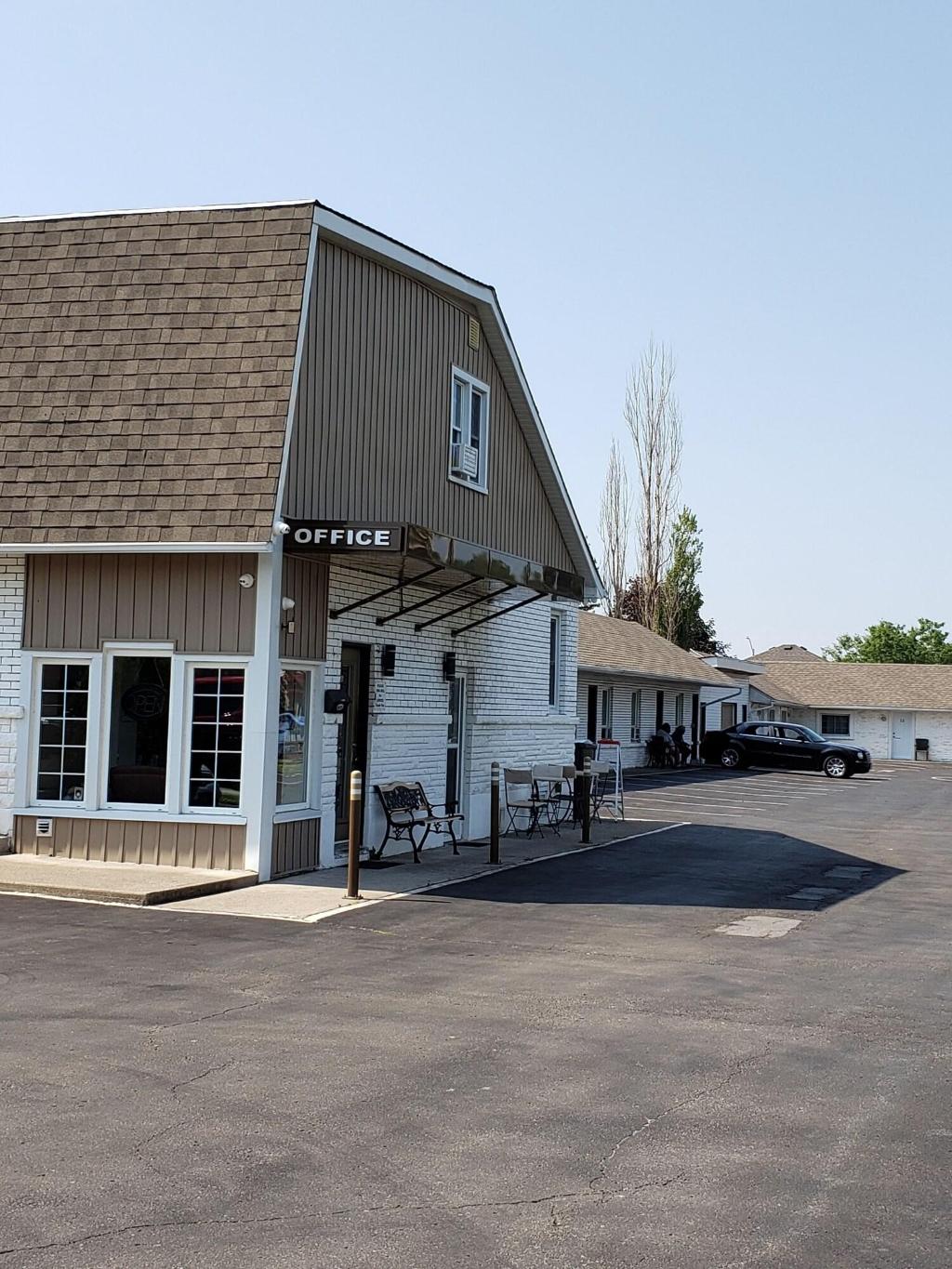 Falcon Inn