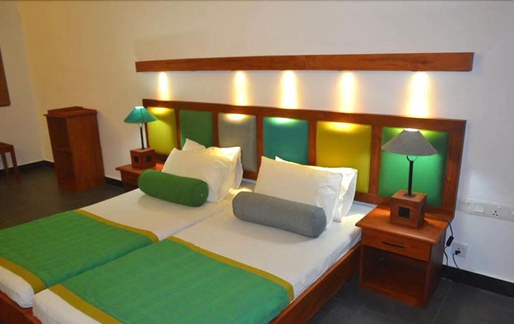 Star Beach Hotel Negombo