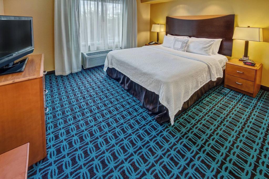 Fairfield Inn & Suites Naples