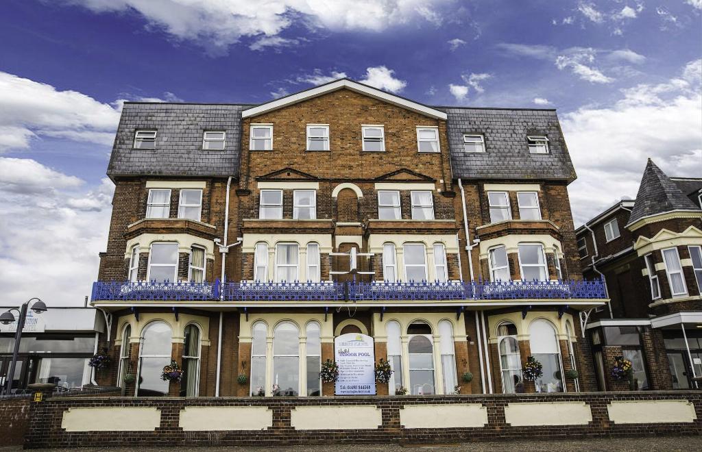Burlington Palm Hotel