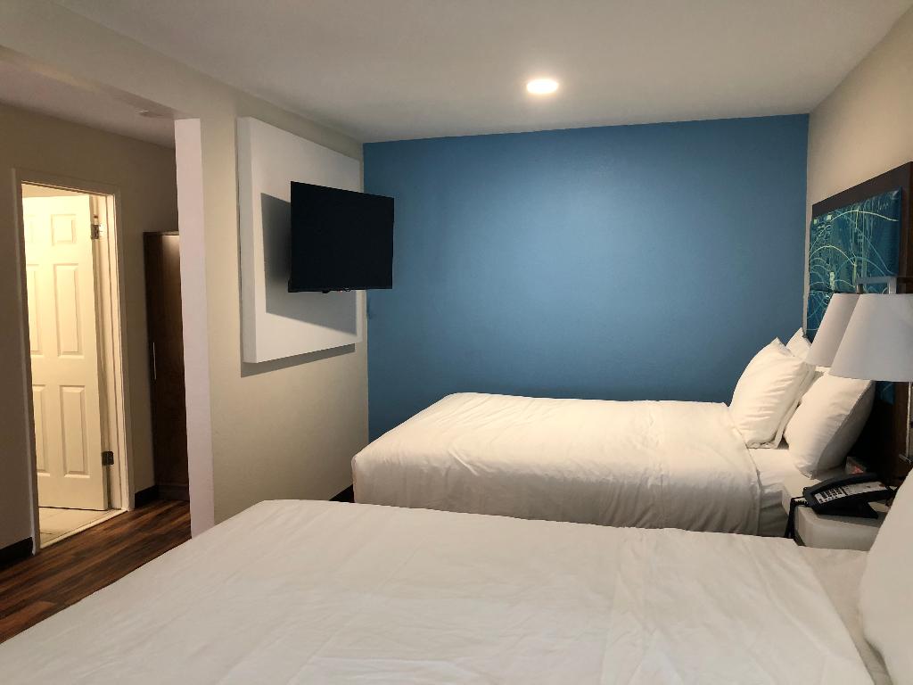 Red Lion Inn & Suites Nashville Airport (Closed)