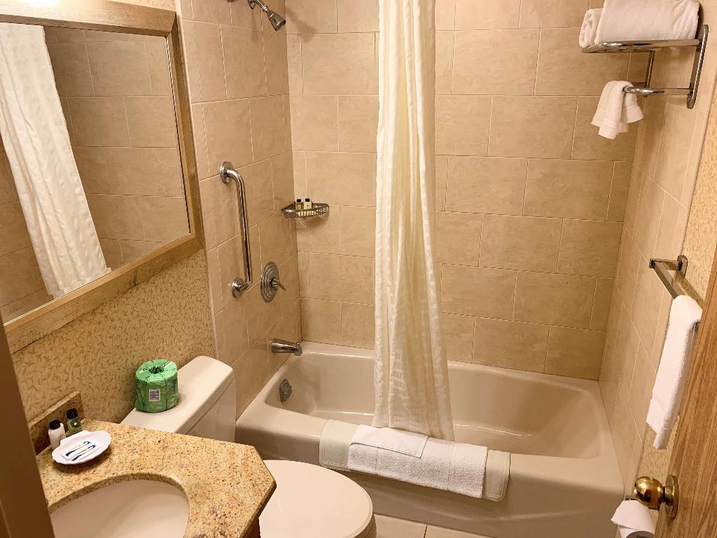 Five Towns Motor Inn