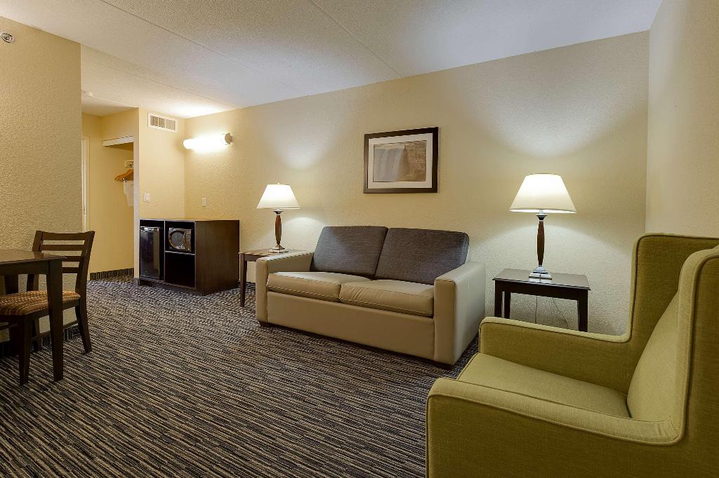 Country Inn &Suites Niagara Falls