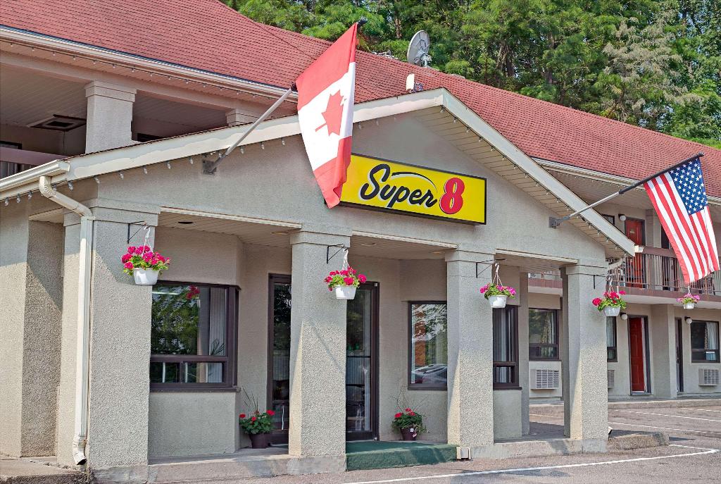Super 8 By Wyndham Niagara Falls North
