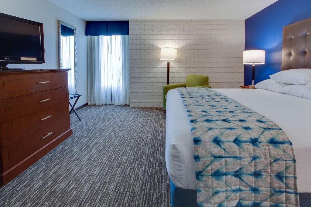 Drury Inn & Suites Airport Nashville