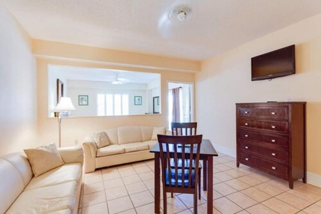 Naples Park Central