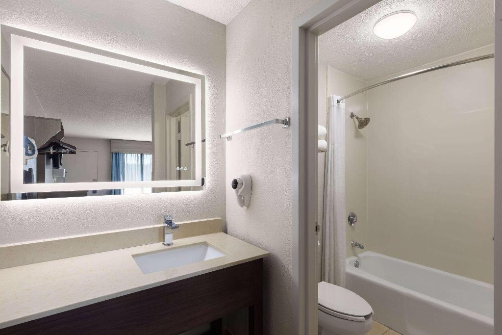 Baymont by Wyndham Nashville Airport/ Briley
