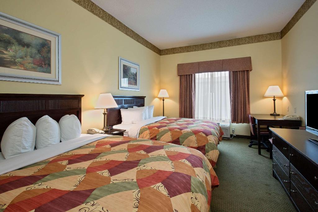Comfort Inn & Suites Hampton near Coliseum