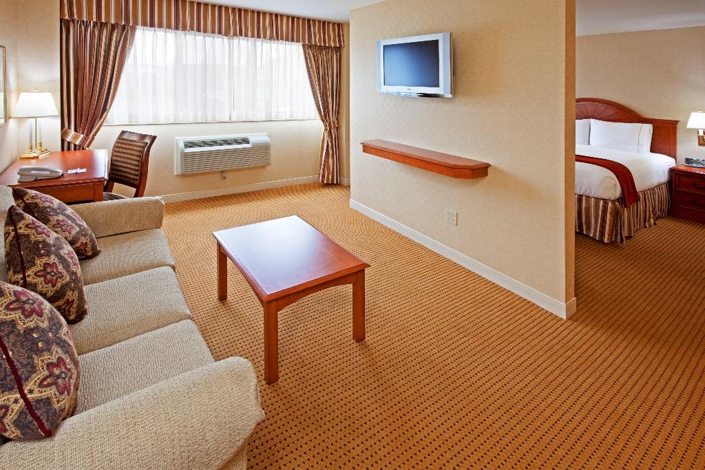 Holiday Inn Express Lynbrook - Rockville Centre