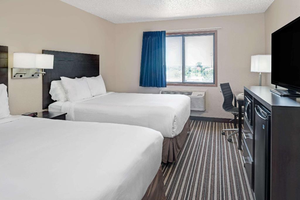 Super 8 By Wyndham Omaha I-80 West