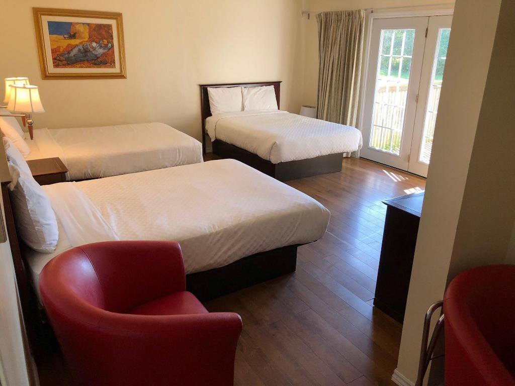 Coach House Inn Resort