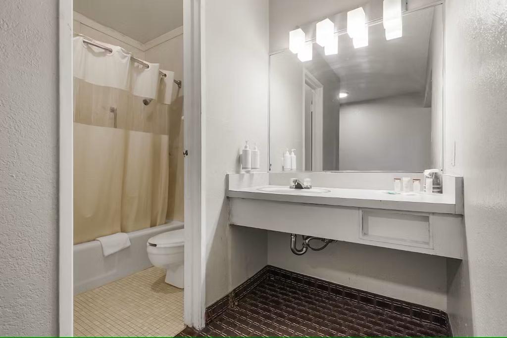 Heritage Inn Express