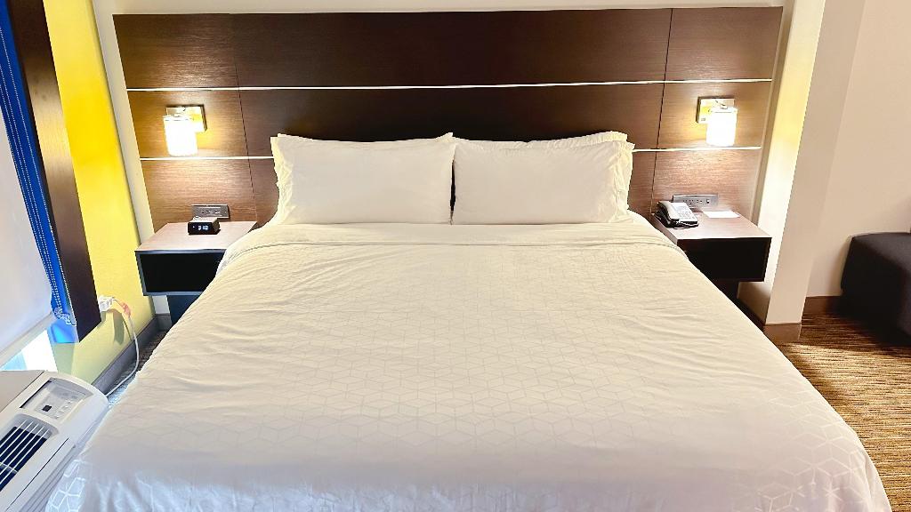 Holiday Inn Express & Suites Prospect Heights