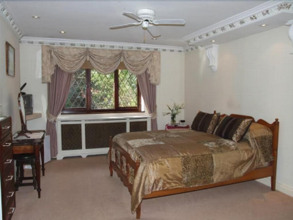Cotswold House - Guest house