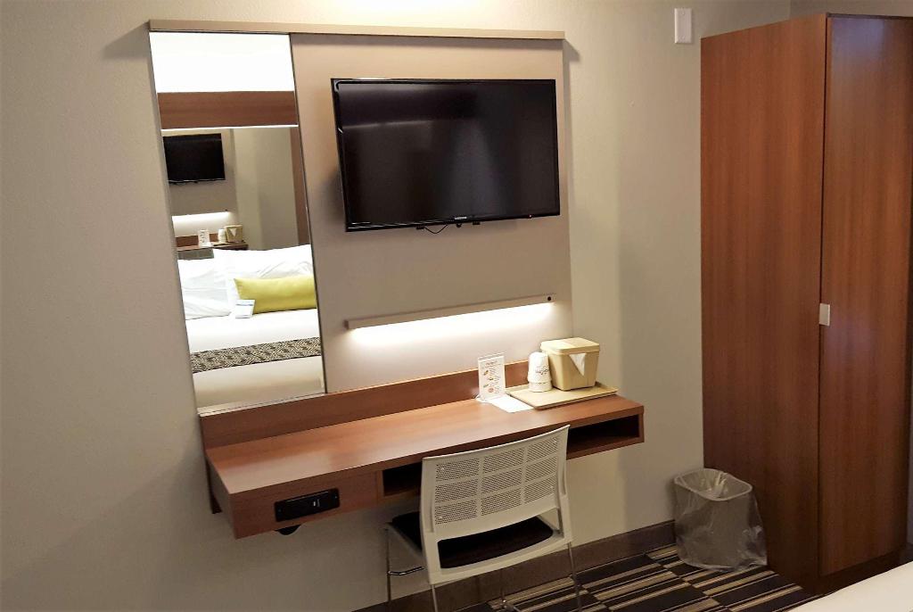 Microtel Inn & Suites By Wyndham Bellevue