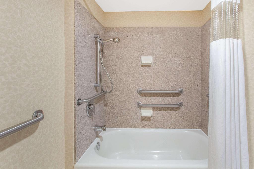 Hawthorn Suites by Wyndham Midwest City Tinker AF