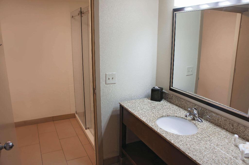La Quinta Inn & Suites By Wyndham Oakland -Hayward