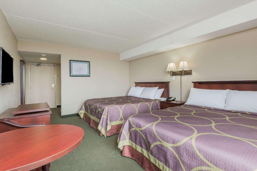 Super 8 by Wyndham Mississauga photo 44
