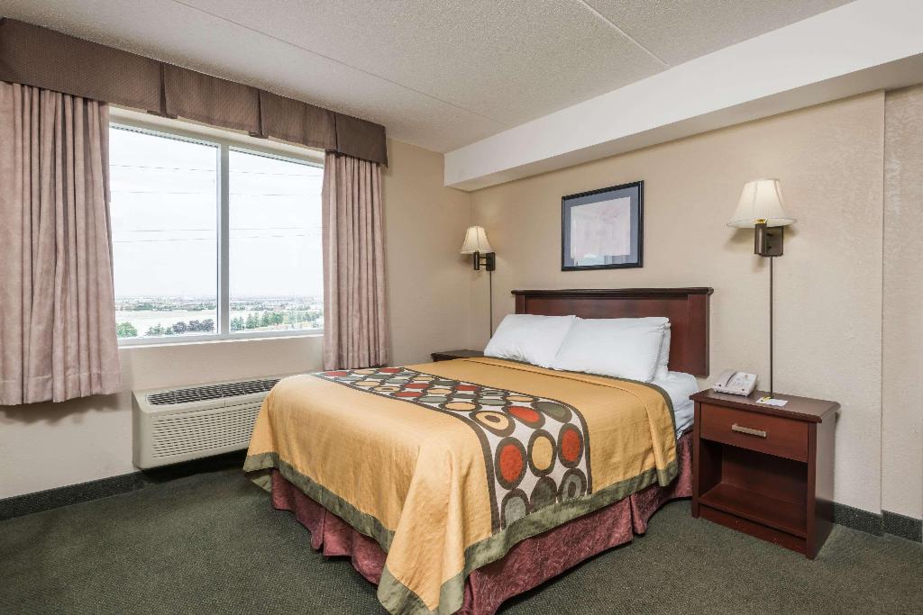 Super 8 by Wyndham Mississauga photo 7