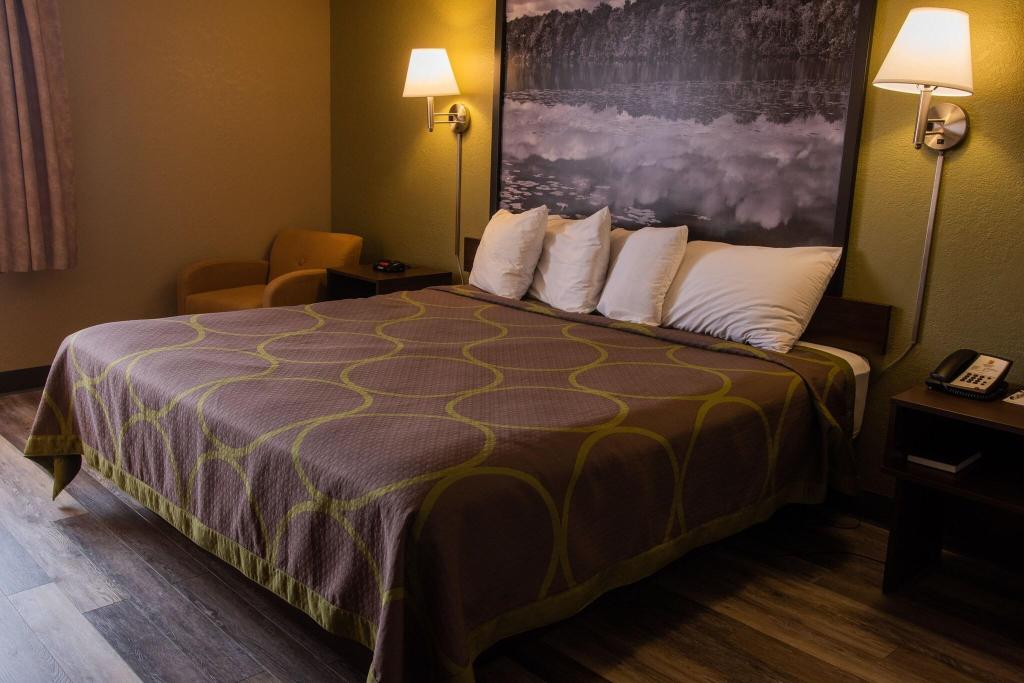 Super 8 by Wyndham Mississauga photo 8
