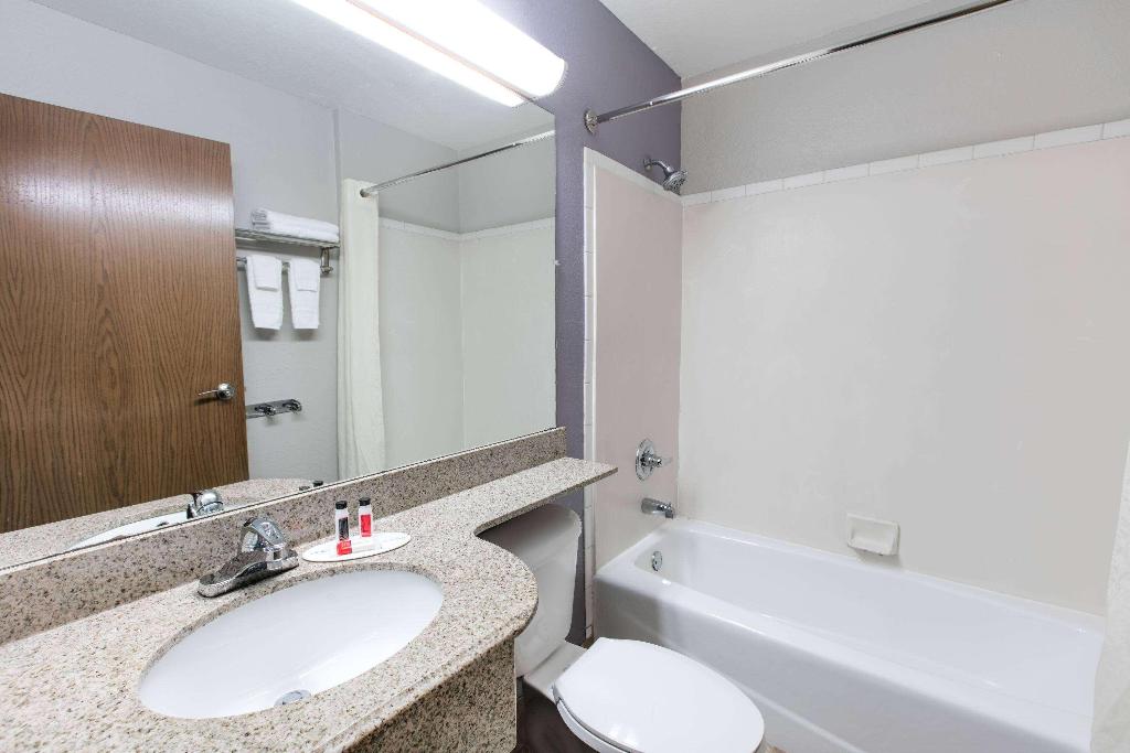 Microtel Inn & Suites By Wyndham Oklahoma City Ai