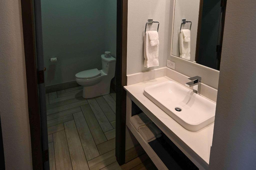 Edgewater Inn And Suites,Coos Bay
