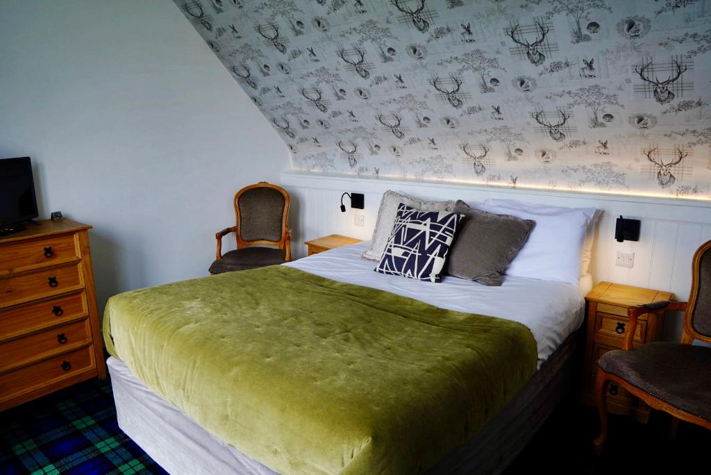 Lochnell Arms Hotel