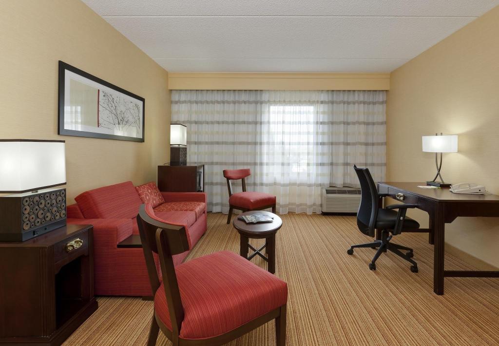 Courtyard By Marriott Chicago Midway Airport