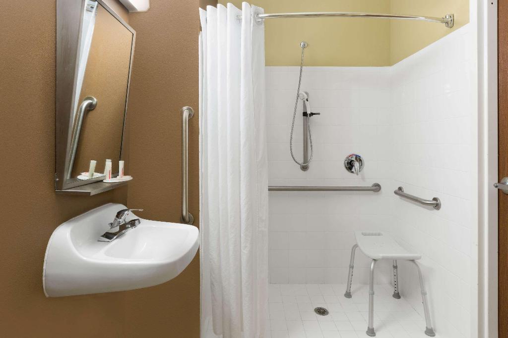 Microtel Inn & Suites By Wyndham Ozark