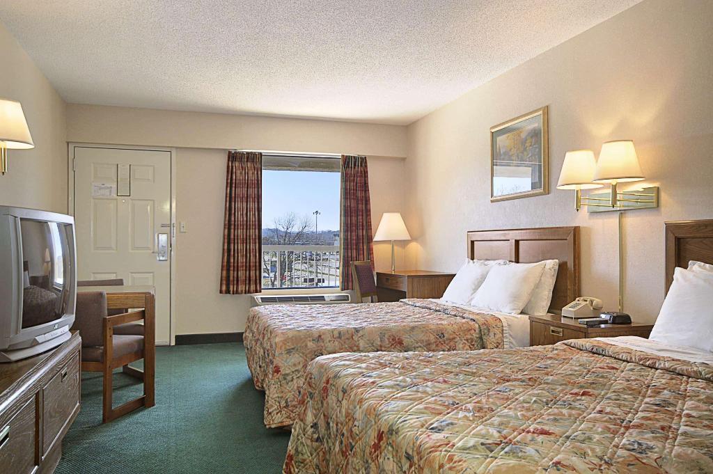 Days Inn by Wyndham Apple Valley Sevierville