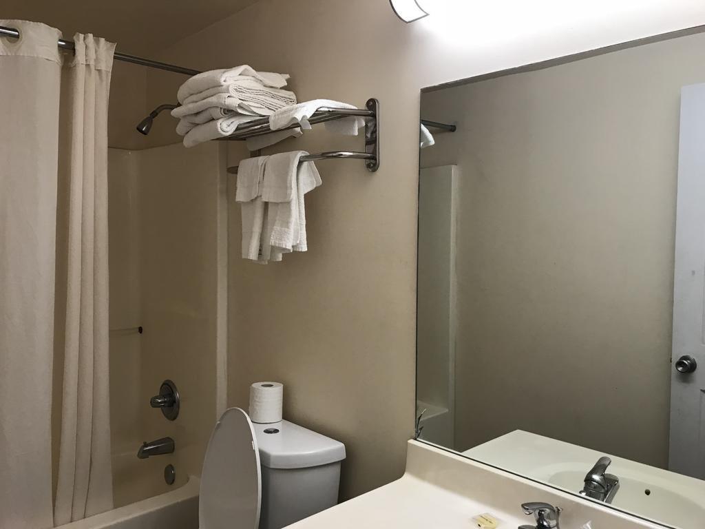 River Place Inn & Cabins