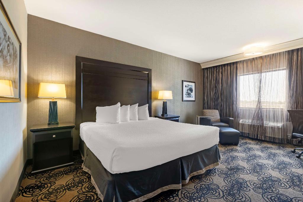 Best Western Plus Midwest Inn