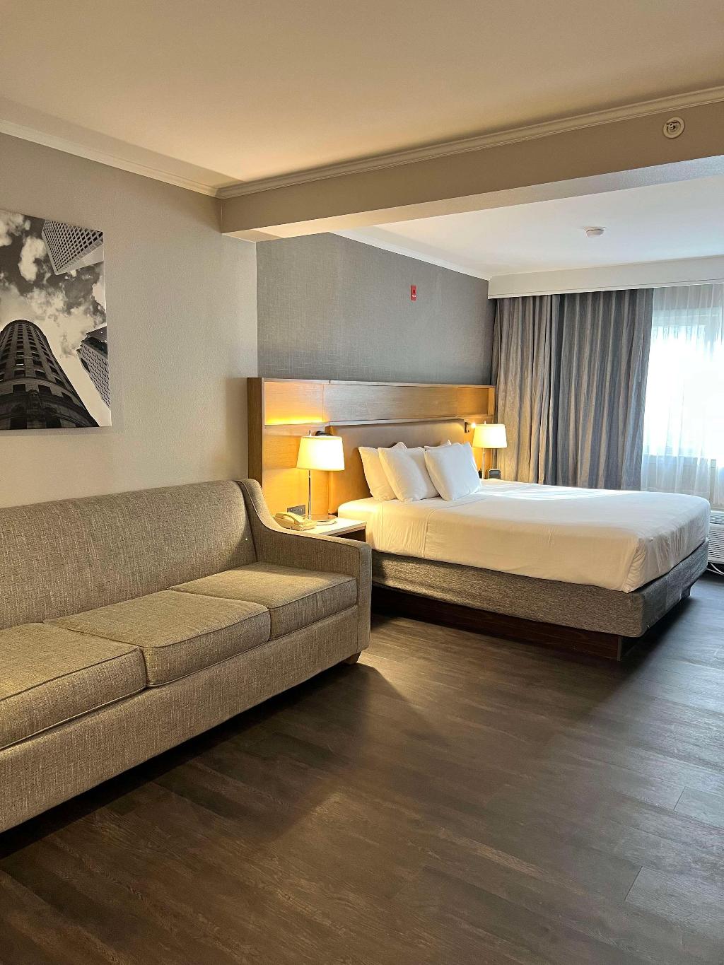 DoubleTree by Hilton Providence Airport Warwick