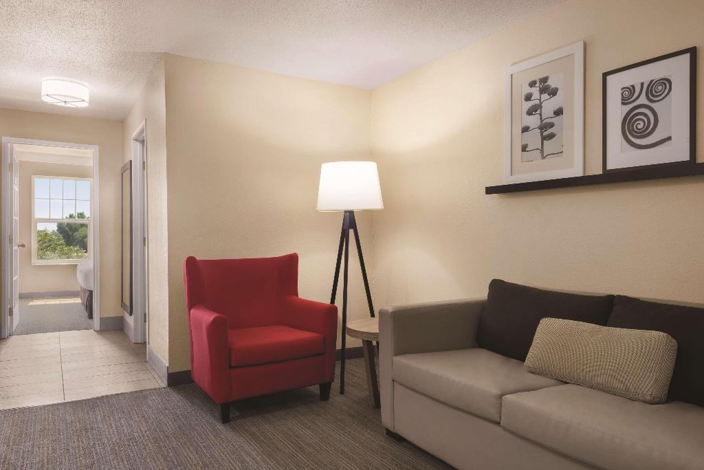 Country Inn & Suites Cottage Grove