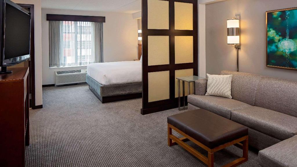 Hyatt Place Pittsburgh N Shore