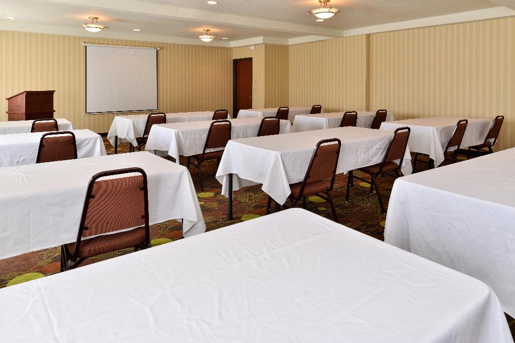 Holiday Inn Express Portland South - Lake Oswego photo 46