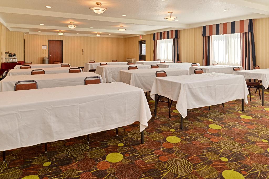 Holiday Inn Express Portland South - Lake Oswego photo 55