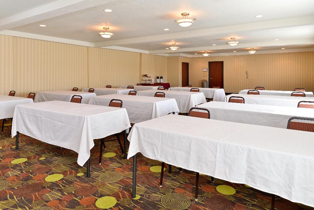 Holiday Inn Express Portland South - Lake Oswego photo 61