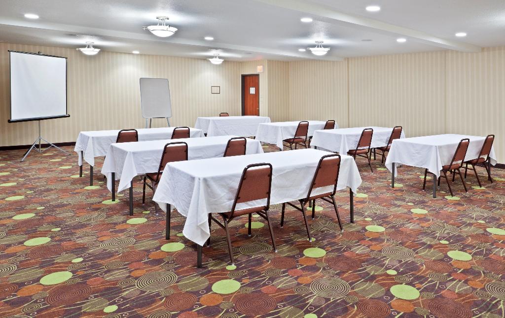 Holiday Inn Express Portland South - Lake Oswego photo 59