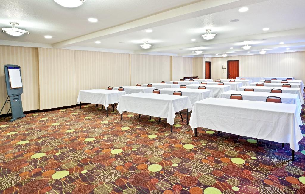 Holiday Inn Express Portland South - Lake Oswego photo 50