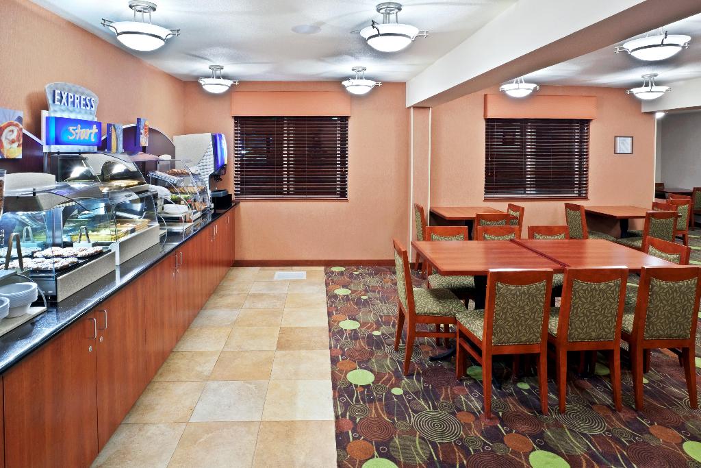 Holiday Inn Express Portland South - Lake Oswego photo 20